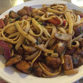 El Condor Latin Fusion - White fish (so good!!) with onions, peppers, tomatoes and noodles - Peruvian Near Me - Buchanan, New York El Condor Latin Fusion - White fish (so good!!) with onions, peppers, tomatoes and noodles - Peruvian Near Me - Buchanan, New York