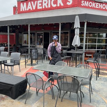 Maverick's Smokehouse & Taproom - Fun gentleman singing outside to Otis Redding! Be happy! - Smokehouse Near Me - Durham, North Carolina Maverick's Smokehouse & Taproom - Fun gentleman singing outside to Otis Redding! Be happy! - Smokehouse Near Me - Durham, North Carolina