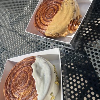 Izzio Bakery - Dulce de lèche Queen and Pistachio Queen - Bakeries Near Me - Denver, Colorado