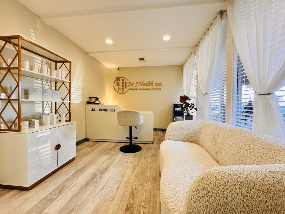 J&J Health Spa Logo