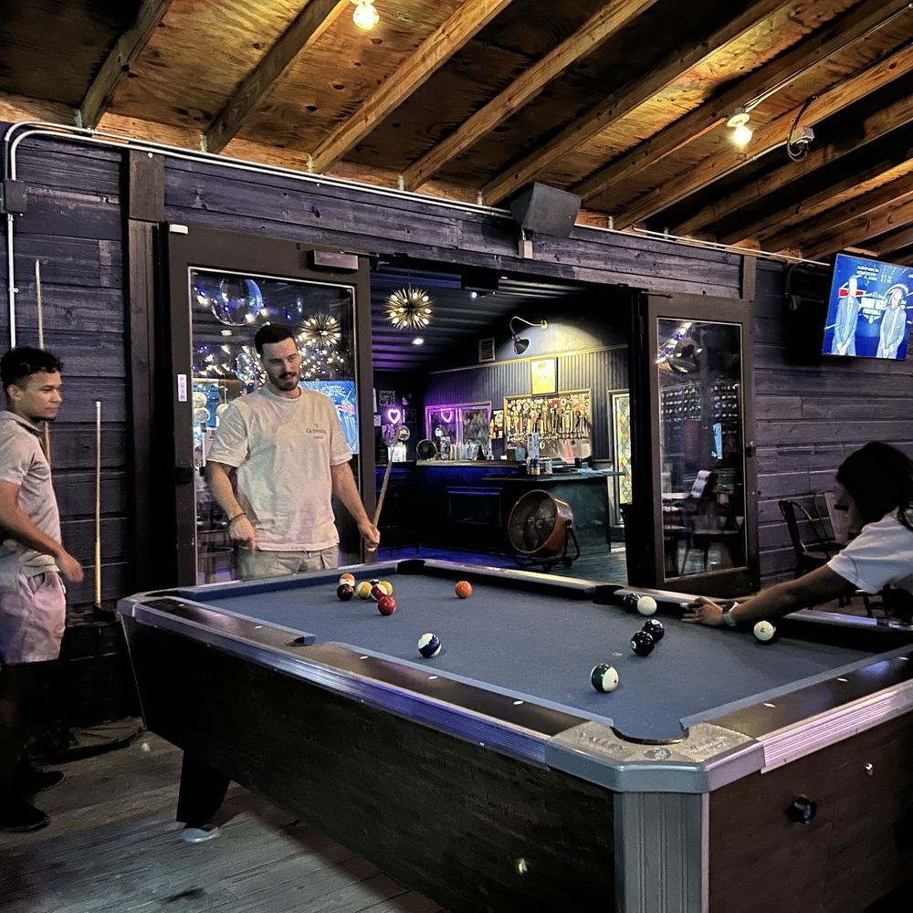 Drinks Backyard - Lounges Near Me - Austin, Texas