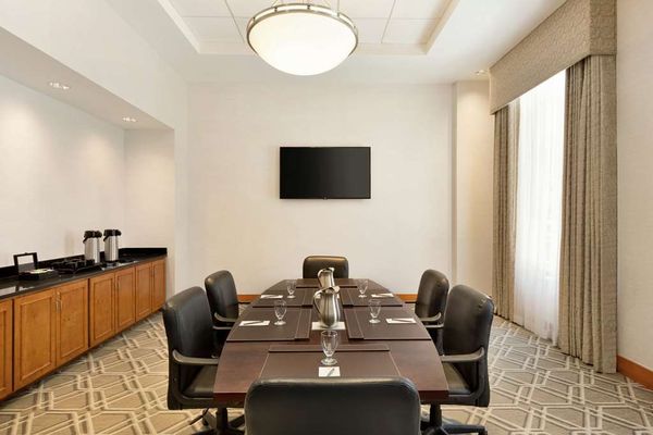 Embassy Suites by Hilton Boston at Logan Airport by null