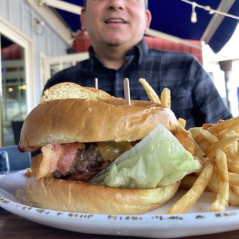 Stratford at the Harbor - Shared with our friend (pic). Best burger bar none! Cut in half per our request. Fries were made to order and the perfect crisp. - Breakfast & Brunch Near Me - Oceanside, California
