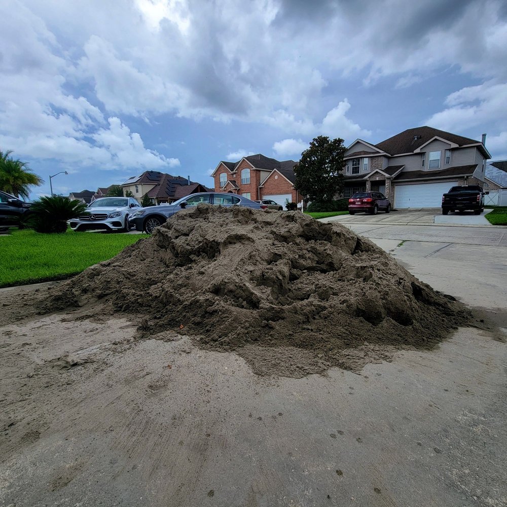 Bella Sand and Rock - 1st delivery - Landscaping Near Me - Slidell, Louisiana Bella Sand and Rock - 1st delivery - Landscaping Near Me - Slidell, Louisiana