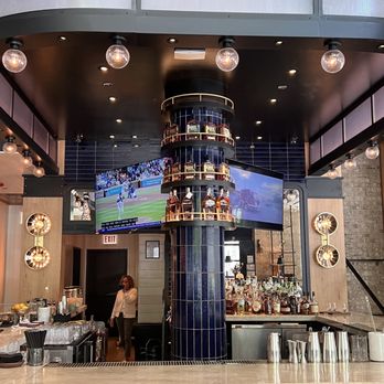 Yardbird Table & Bar - New American Near Me - Chicago, Illinois