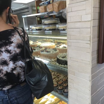 Panaderia Lemy - You can sit in there , nice AC too - Bakeries Near Me - Levittown, Puerto Rico