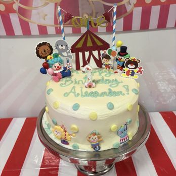 Kidville Upper West Side - Stunning birthday cake provided by magnolia bakery party of kidville bday package - Preschools Near Me - New York, New York Kidville Upper West Side - Stunning birthday cake provided by magnolia bakery party of kidville bday package - Preschools Near Me - New York, New York