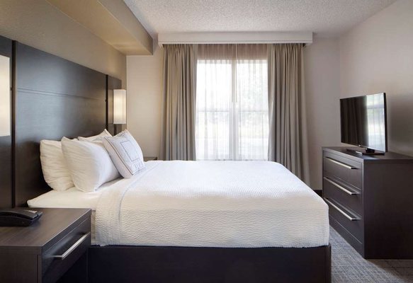 Sonesta ES Suites Fresno by null