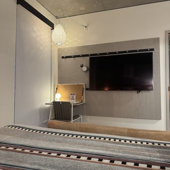 Moxy Portland Downtown - Hotels Near Me - Portland, Oregon Moxy Portland Downtown - Hotels Near Me - Portland, Oregon