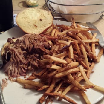 Bethany Blues - Pulled pork sandwich - American Near Me - Lewes, Delaware Bethany Blues - Pulled pork sandwich - American Near Me - Lewes, Delaware