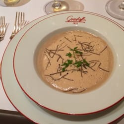 Grashoff - Maronensuppe mit Trüffelschaum