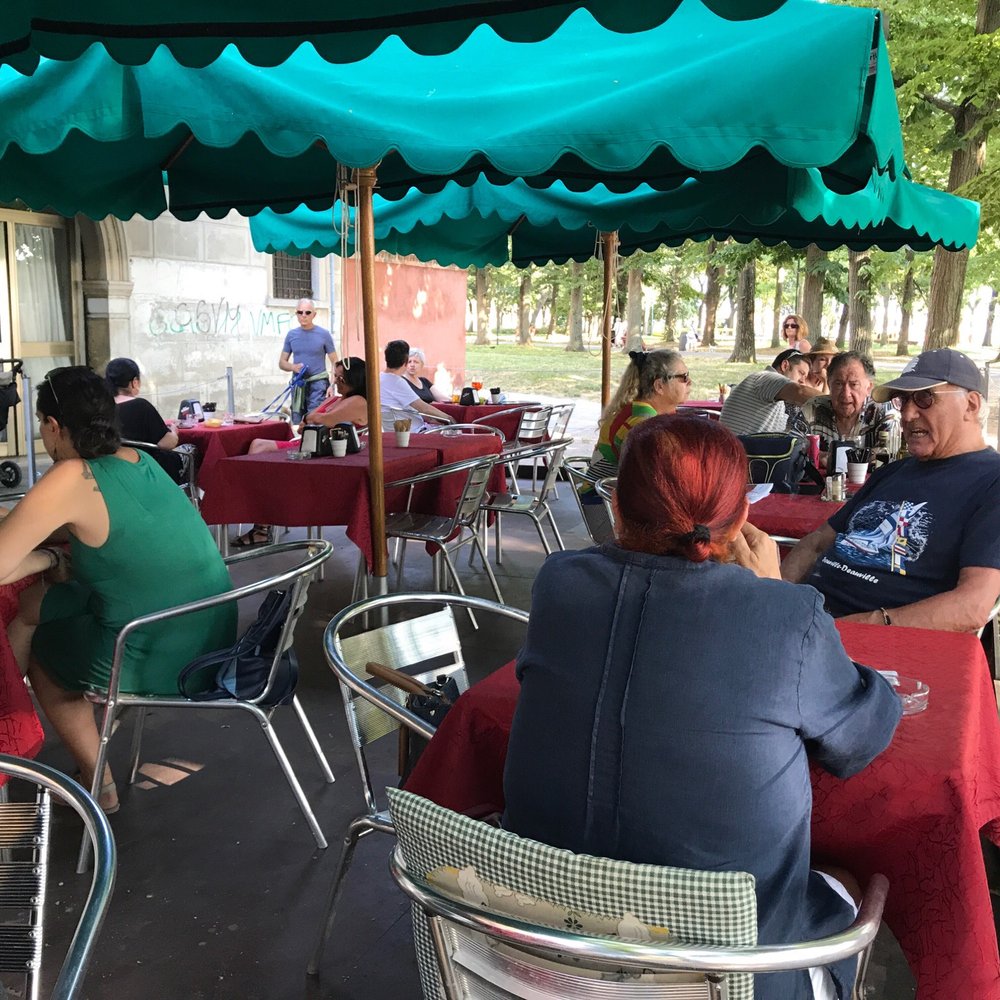 Vincent Bar - Outdoor cafe area - Patisserie/Cake Shop Near Me - Venezia, VE Vincent Bar - Outdoor cafe area - Patisserie/Cake Shop Near Me - Venezia, VE