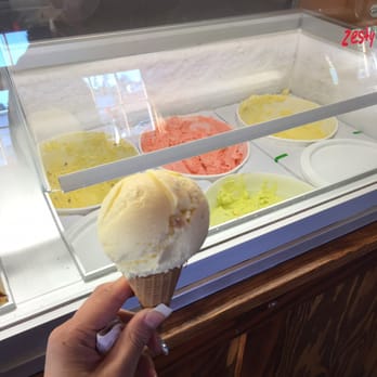 Frite & Scoop - Classic custard - Ice Cream & Frozen Yogurt Near Me - Astoria, Oregon