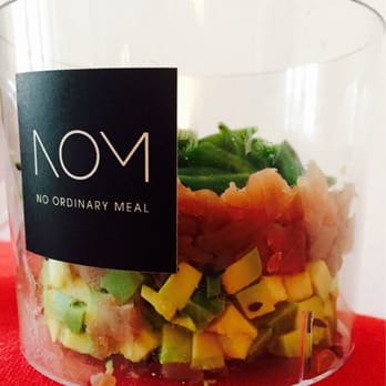 NOM Delivery - Tartare di tonno con avocado e fagiolini al sesamo nero - Caterers Near Me - Milan, Michigan