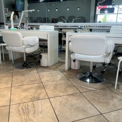 Nail Bar - Look at the stains on the trash and floor