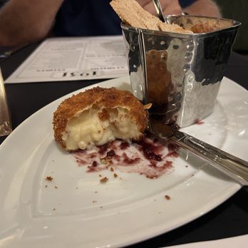 The 1931 - Baked Gouda with blackberry jam - Breakfast & Brunch Near Me - Cincinnati, Ohio