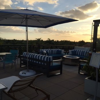 Inn on Fifth - Fire pit next to hot tub on the roof - Hotels Near Me - Naples, Florida