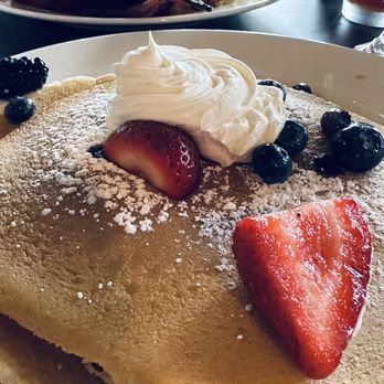 Devil's Pool Restaurant - Short stack of pancakes - American Near Me - Ridgedale, Missouri