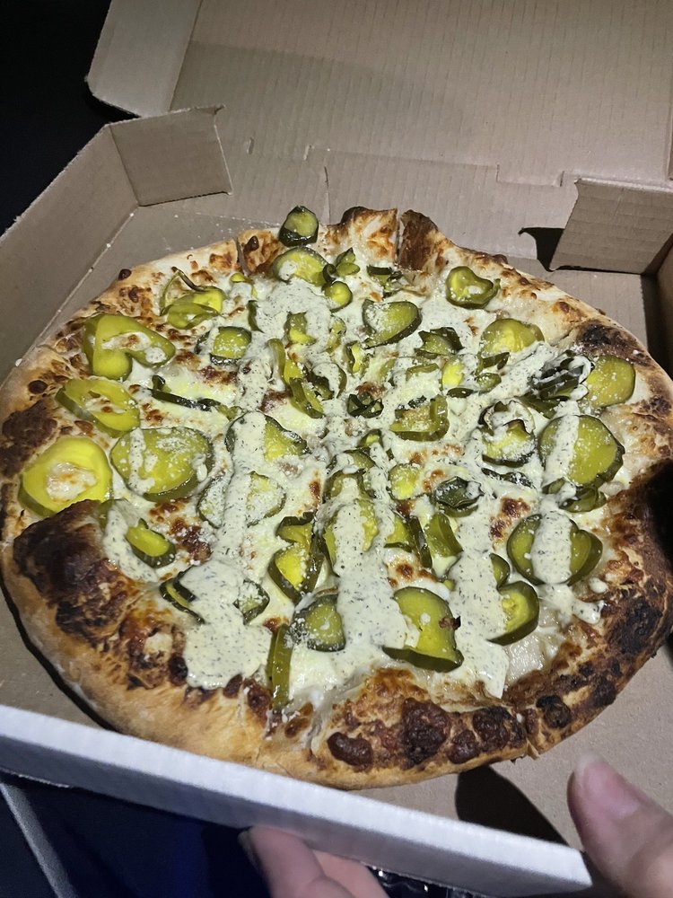 Juniors Handmade Sourdough Pizza Logo