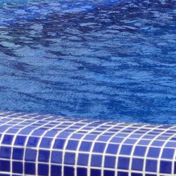 De Santo Travel - "Infinity" pool no infinity over the edge.