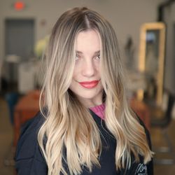 Cris Hair - Blonde Highlights
