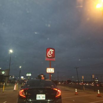 Chick-fil-A - ows a car driving down the road - Fast Food Near Me - Oklahoma City, Oklahoma Chick-fil-A - ows a car driving down the road - Fast Food Near Me - Oklahoma City, Oklahoma