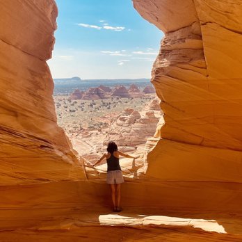 Coral Cliffs Tours and Townhomes - Hiking Near Me - Kanab, Utah