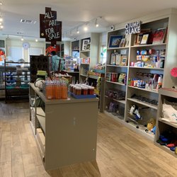 LuLu’s Stop N Shop - Inside