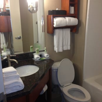 Holiday Inn Express Hampton - Coliseum Central - Bathroom - Hotels Near Me - Hampton, Virginia