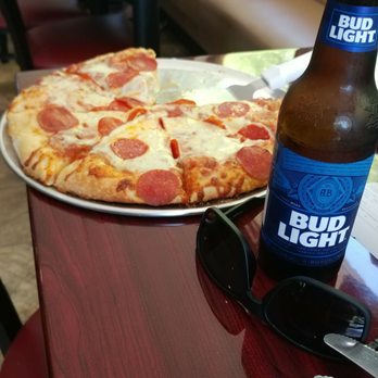 Lantern  - We love Da Greeks! Get the Greek Nachos! The pizza is decent. The traditional Gyro is bomb! We are now repeat customers! - Pizza Near Me - Yorktown, Virginia