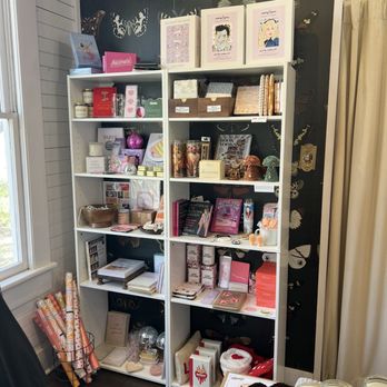 Sunday Bookshop - Bookstores Near Me - Dripping Springs, Texas