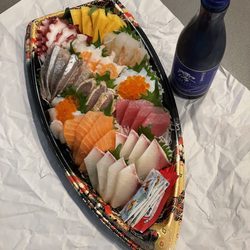 Mitsuwa Marketplace - Medium Sashimi Platter