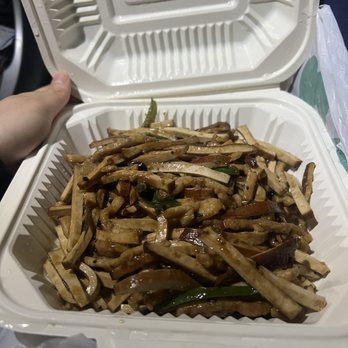 China Palace - Hunan shred pork with Tofu. $15 for 1/4 of the size it used to be. Before for $10 it was a full box. - Chinese Near Me - Milpitas, California China Palace - Hunan shred pork with Tofu. $15 for 1/4 of the size it used to be. Before for $10 it was a full box. - Chinese Near Me - Milpitas, California