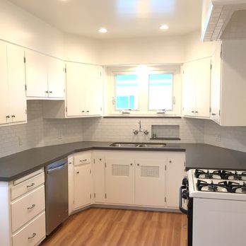 LA Custom Tile - Kitchen wall and range hood - General Contractors Near Me - Los Angeles, California LA Custom Tile - Kitchen wall and range hood - General Contractors Near Me - Los Angeles, California