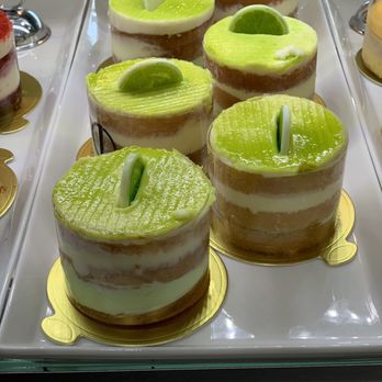 Paris Banh Mi - Key lime Cake - Vietnamese Near Me - Fort Myers, Florida