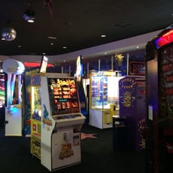 Hollywood Bowl - More Gaming Machines.