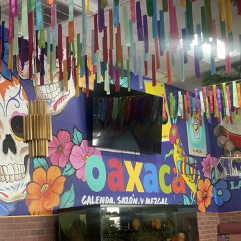 Los Compadres De Oaxaca Restaurant - Walls - Mexican Near Me - Los Angeles, California Los Compadres De Oaxaca Restaurant - Walls - Mexican Near Me - Los Angeles, California