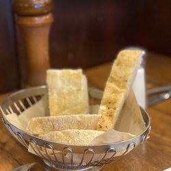 Biaggi's Ristorante Italiano - Complimentary bread after ordering entrees.