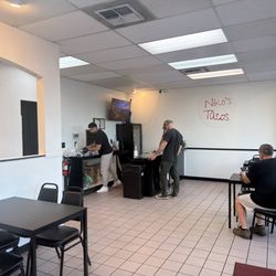 Nikos Tacos - Restaurant