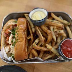 Public Fish & Oyster - Warm Lobster roll (Connecticut style with butter) and fries