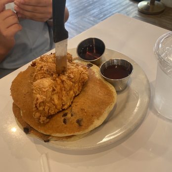 Staks Kitchen - Germantown - Chocolate chip pancakes and chicken - Breakfast & Brunch Near Me - Germantown, Tennessee Staks Kitchen - Germantown - Chocolate chip pancakes and chicken - Breakfast & Brunch Near Me - Germantown, Tennessee