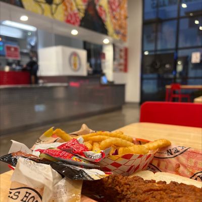 Dave's Hot Chicken by null