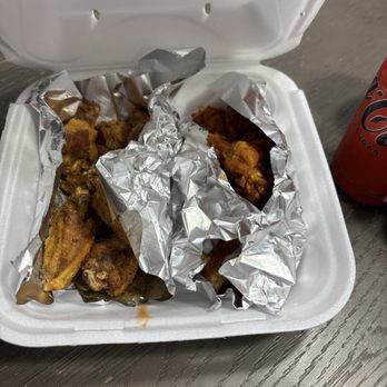 Ian's Oven Pizza - Lemon pepper wings and hot wings! Were cooked as I requested them!! Well cooked xtra crispy and wet! - Pizza Near Me - Hiram, Georgia Ian's Oven Pizza - Lemon pepper wings and hot wings! Were cooked as I requested them!! Well cooked xtra crispy and wet! - Pizza Near Me - Hiram, Georgia