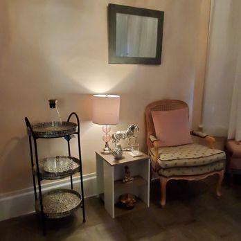 Asha Lash + Skin Studio - Beautiful Client Area! - Eyelash Service Near Me - Santa Cruz, California Asha Lash + Skin Studio - Beautiful Client Area! - Eyelash Service Near Me - Santa Cruz, California