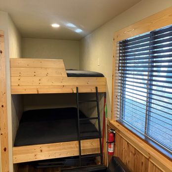 Collins Lake Recreation Area - Full size bunk beds. - Lakes Near Me - Browns Valley, California