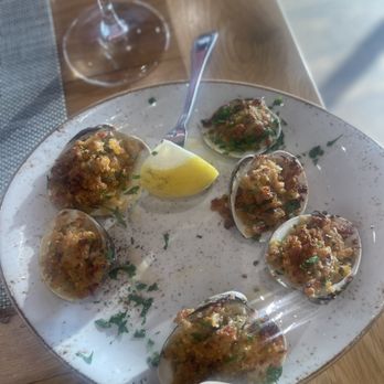 Half Moon - New American Near Me - Dobbs Ferry, New York