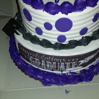 Safeway - I still can't believe I paid for this mess of a cake. If I wasn't pressed for time I would have left it there.  Never again. - Grocery Near Me - Turlock, California