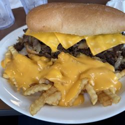 Eat'n Park - Philly steak and cheese fries