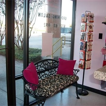 Hot Diggity Dog Grooming - Waiting Area for Pet Parents - Pet Groomers Near Me - Rowlett, Texas Hot Diggity Dog Grooming - Waiting Area for Pet Parents - Pet Groomers Near Me - Rowlett, Texas
