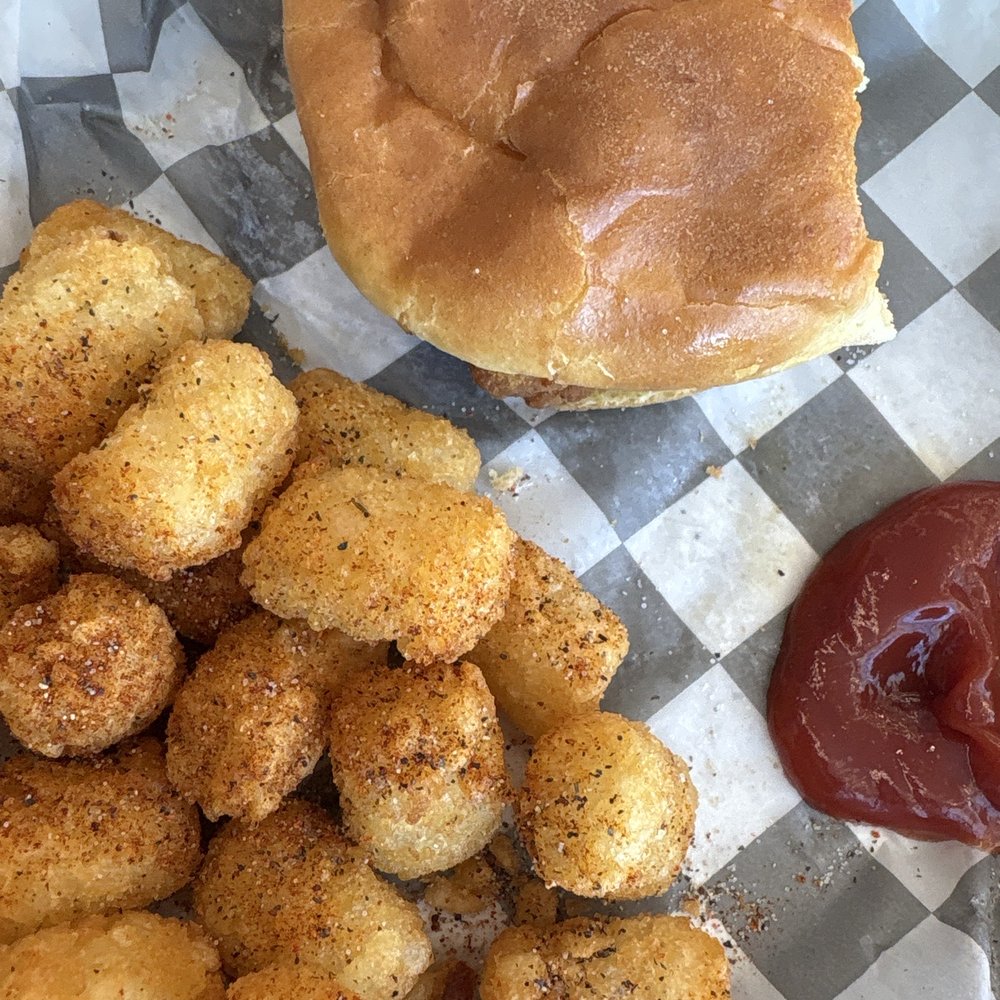 Frederick W. Smith International Airport - MEM - food is good - Airports Near Me - Memphis, Tennessee